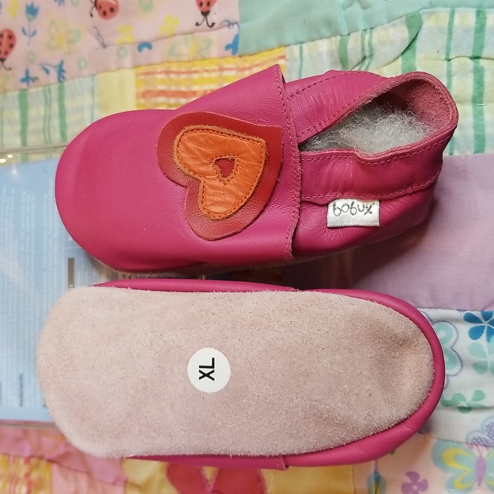 Bobux Fuchsia Soft Sole Pediatrician recommended Leather Baby Shoes With Hearts - Picture 5 of 5
